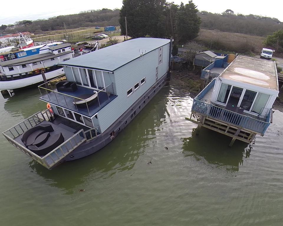 Houseboat Harbourside View Bed and Breakfast Νιούπορτ Εξωτερικό φωτογραφία