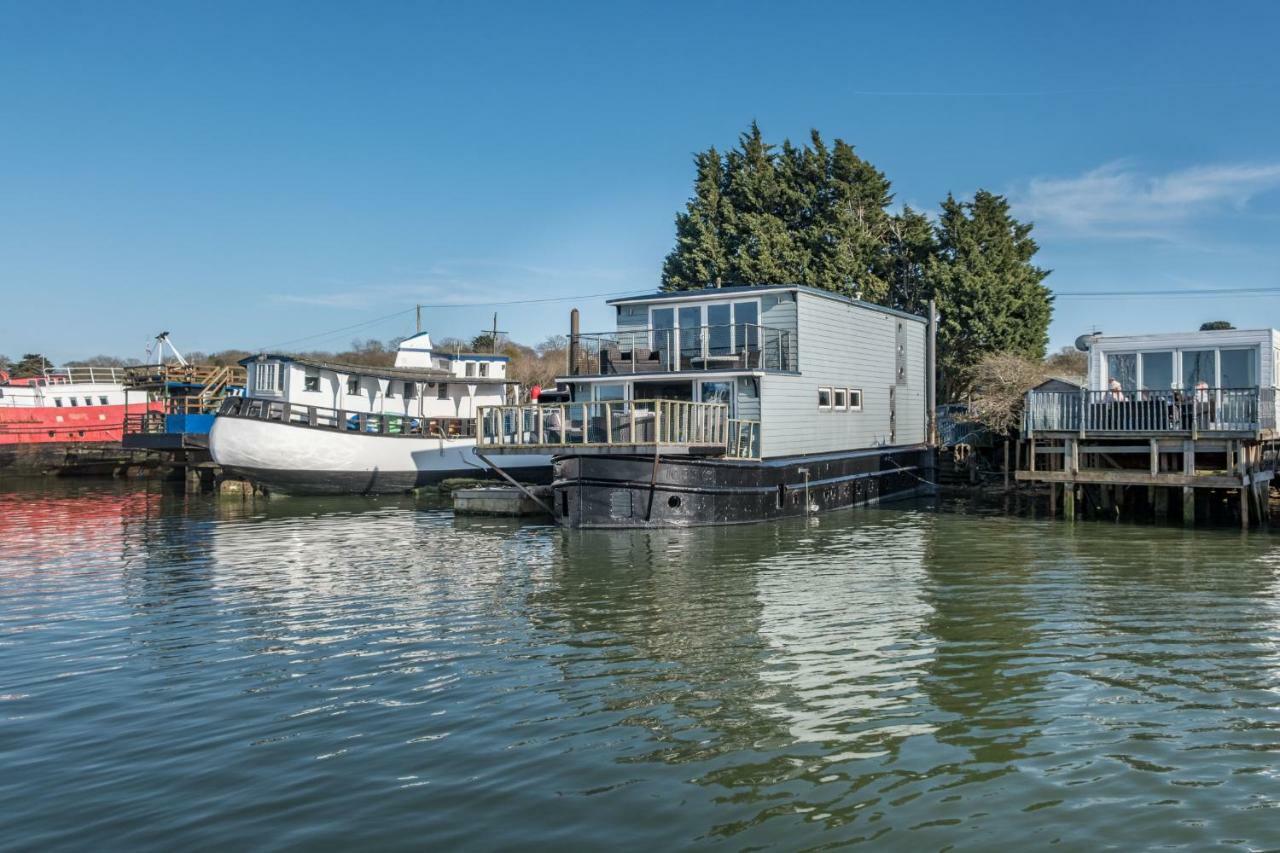Houseboat Harbourside View Bed and Breakfast Νιούπορτ Εξωτερικό φωτογραφία
