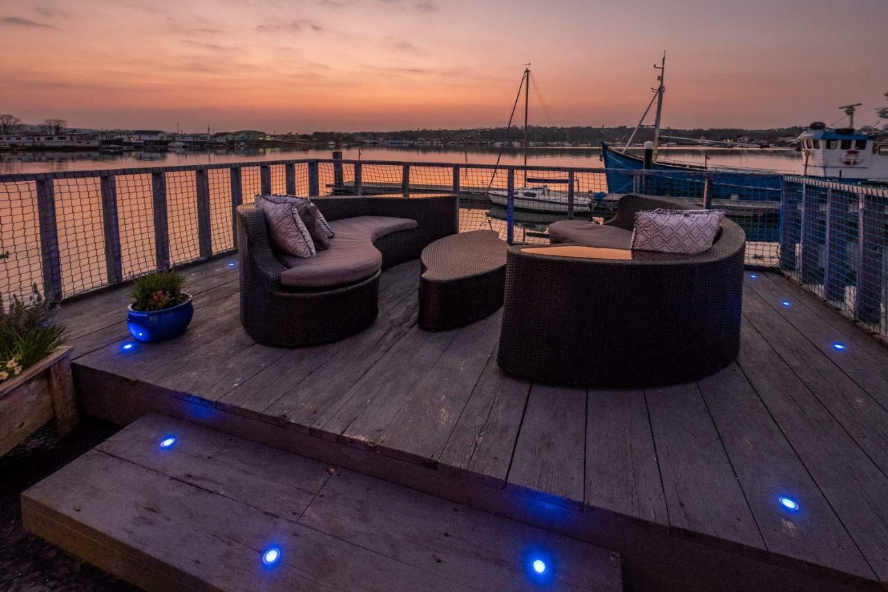 Houseboat Harbourside View Bed and Breakfast Νιούπορτ Εξωτερικό φωτογραφία